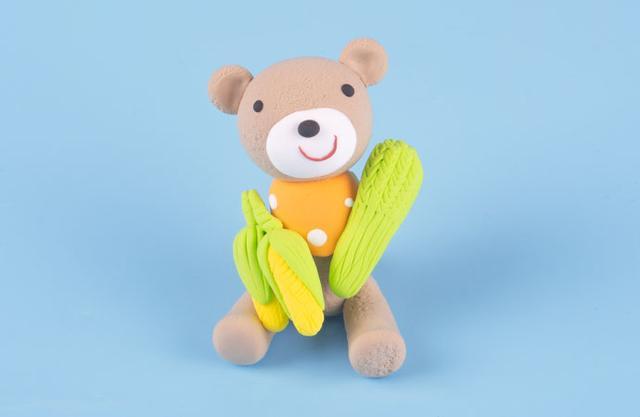 步骤12：按照上图的样子做出小瓜和玉米。