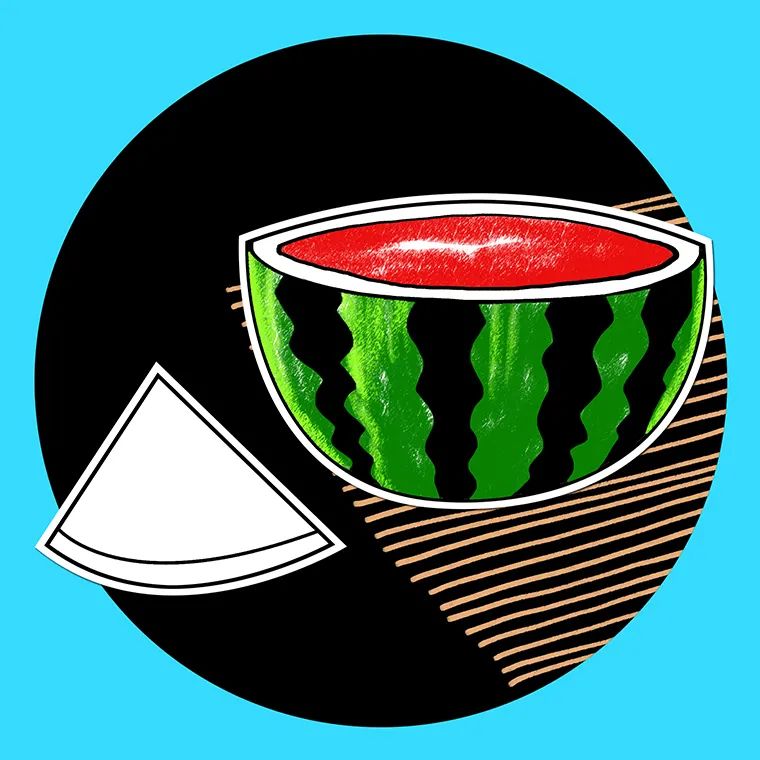 步骤4：给半个西瓜涂上颜色，同时在画一角西瓜，并粘贴到画面左侧。西瓜可以适当超出圆形黑卡纸的边界，让画面更自由。