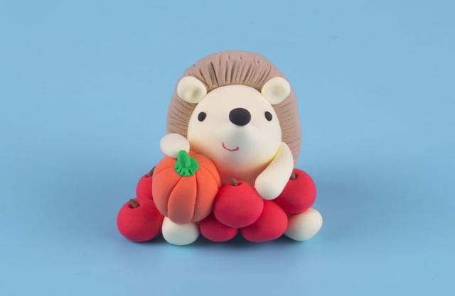 超轻粘土教程步骤图解—丰收小刺猬