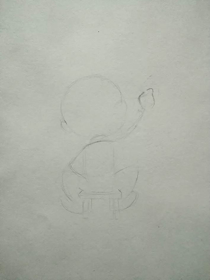 步骤1：确定画面竖向构图，用轻快的线条先勾勒出主角的比例和动态，注意人物坐姿要和小板凳吻合。