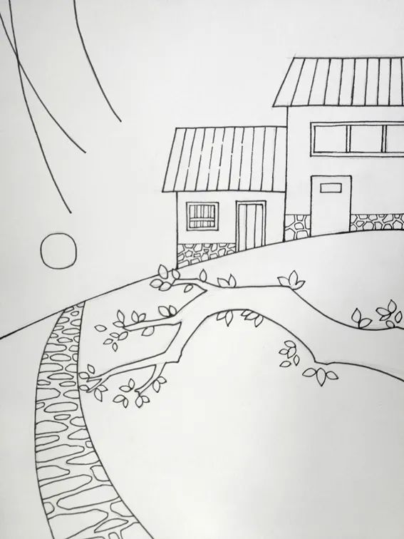 步骤3：用勾线笔对铅笔稿进行勾线，线条要流畅整洁。