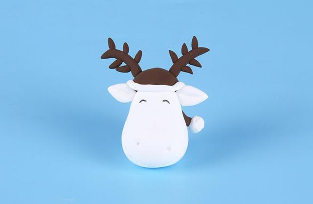 步骤5：把做好的鹿角粘好。