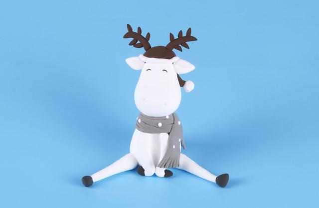 步骤11：把头部和身体粘在一起，我们的麋鹿就做好了。