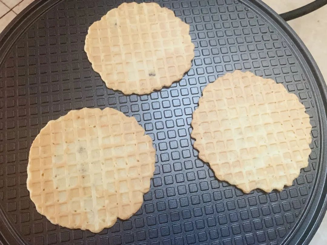 盖盖加热3分钟左右。