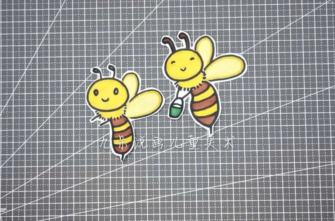 步骤3：用剪刀沿着边缘剪下来，可以留一圈白边