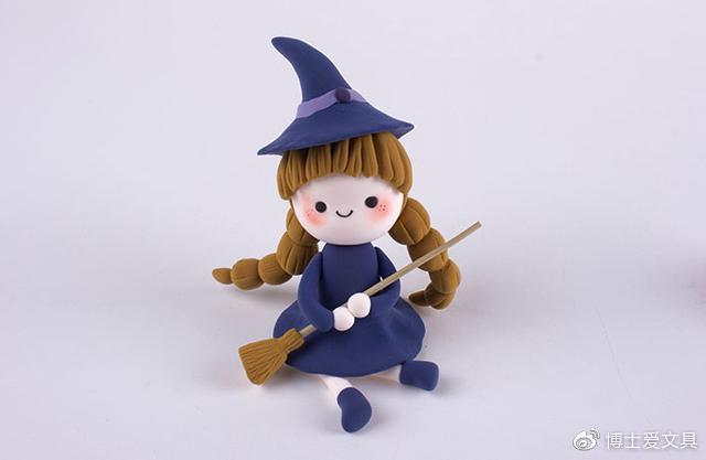 步骤10：再做几颗可爱的南瓜放在旁边，是不是更有万圣节的氛围了呢？