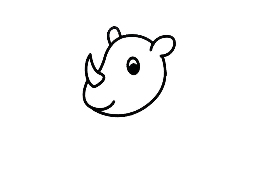 步骤2：给犀牛画出角和耳朵眼睛。