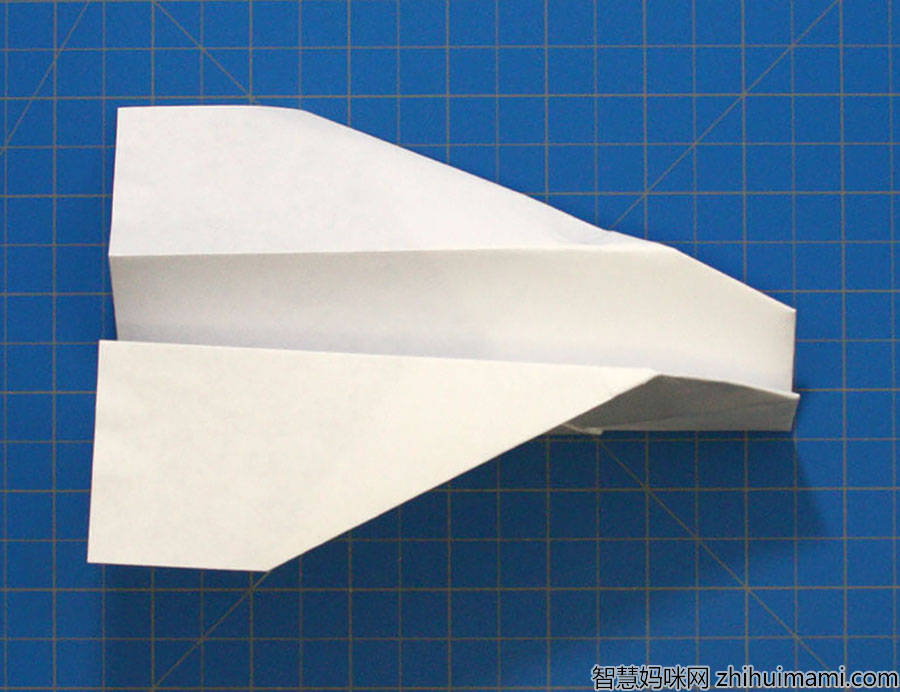 折纸飞机的步骤