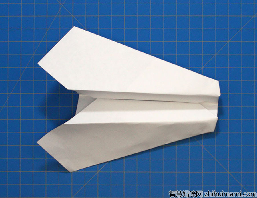 简单能飞很远的折纸飞机教程