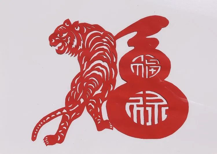 步骤1：《福虎》/ 余霞