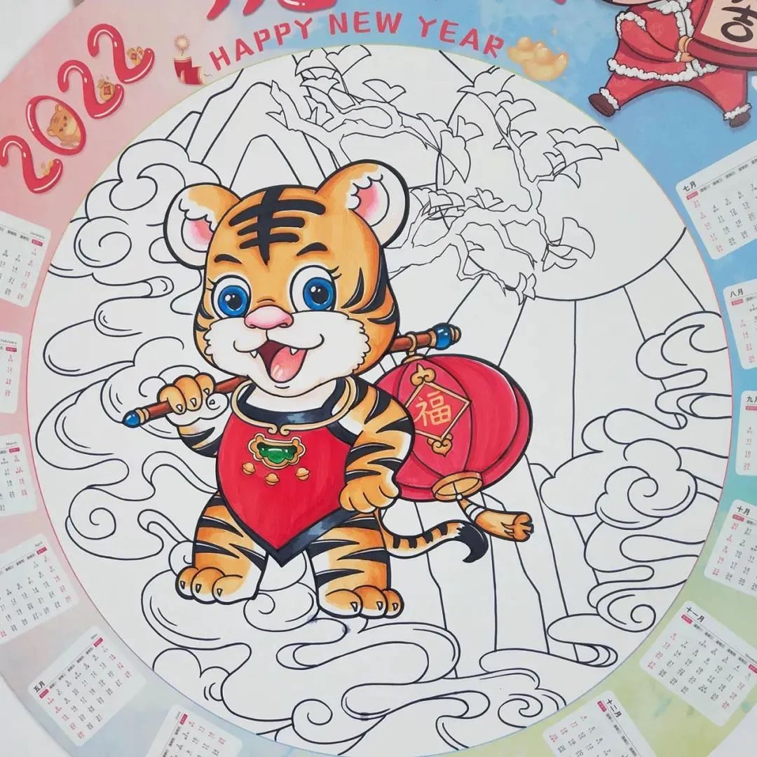 步骤6：继续给老虎的肚子部位上色，宝石锁注意高光。