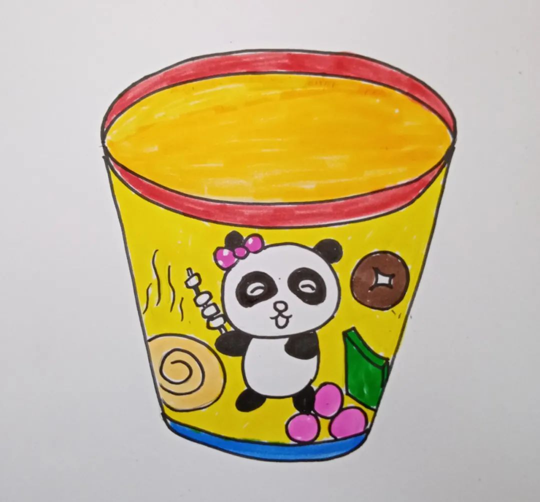 步骤2：用马克笔或水彩笔给杯子涂上漂亮的颜色。