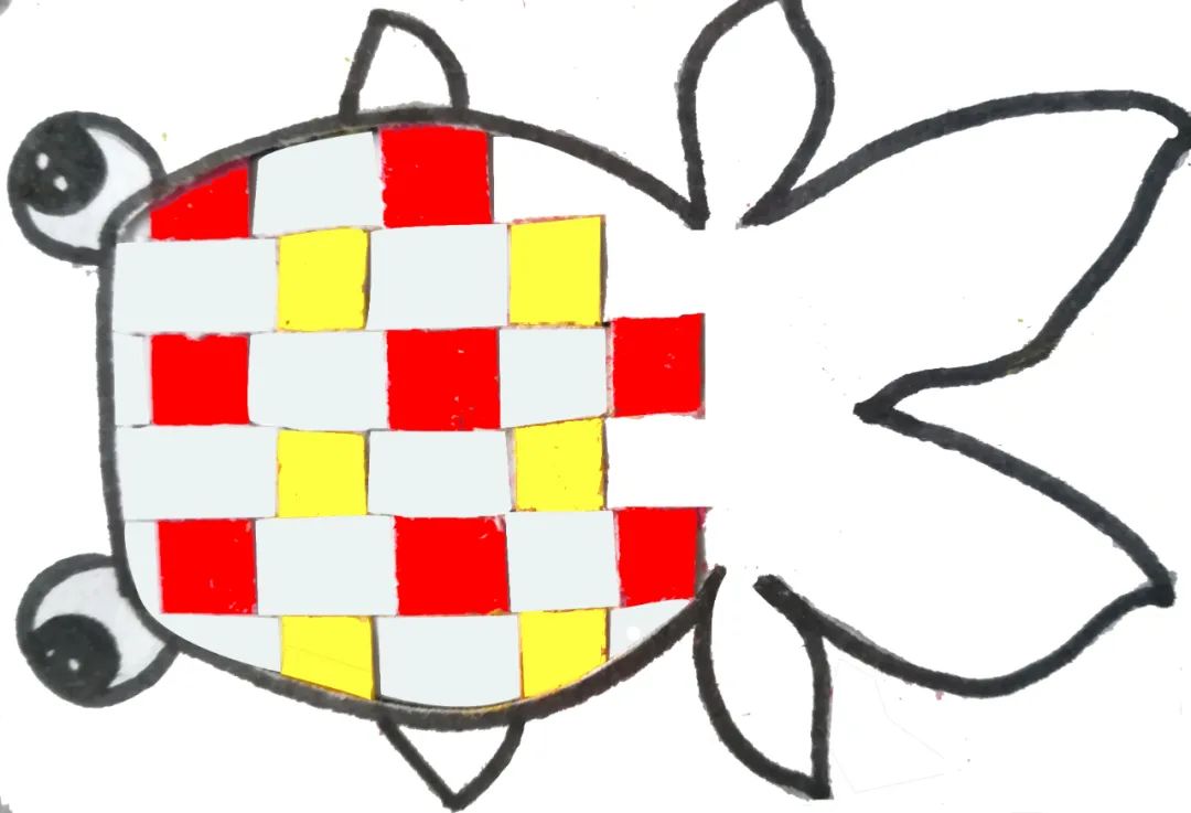 步骤5：将剪好的彩色纸条用编织的方法装饰金鱼的身体。