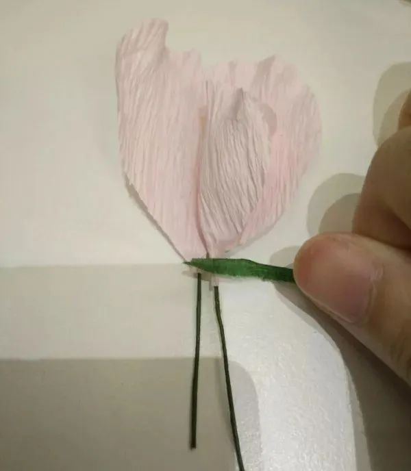 步骤15：再加上心形花瓣。