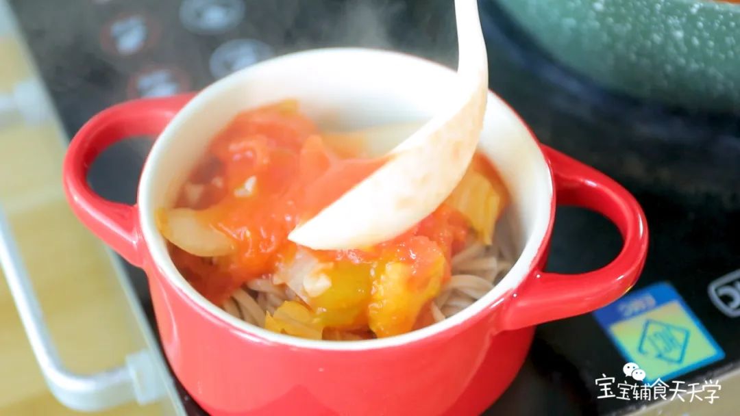 最后把汤和前面准备好的荞麦面合体即可