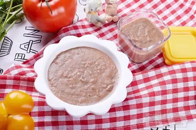 待收汁后即可盛出。（猪肝酱的浓稠度和细滑度可以通过加入清水来调配，妈妈们要注意根据宝宝的实际情况来定）