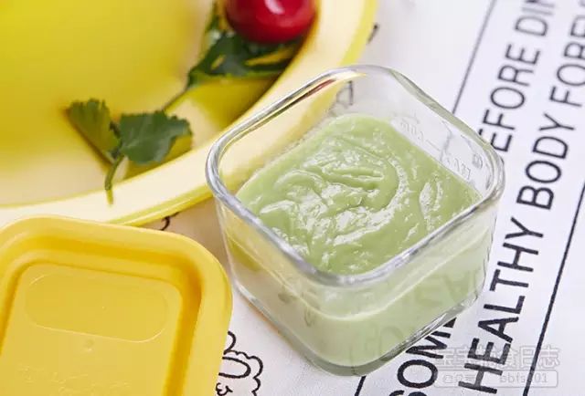 第6步：如果一次吃不完，妈妈们可以放入辅食保鲜罐里冷藏；