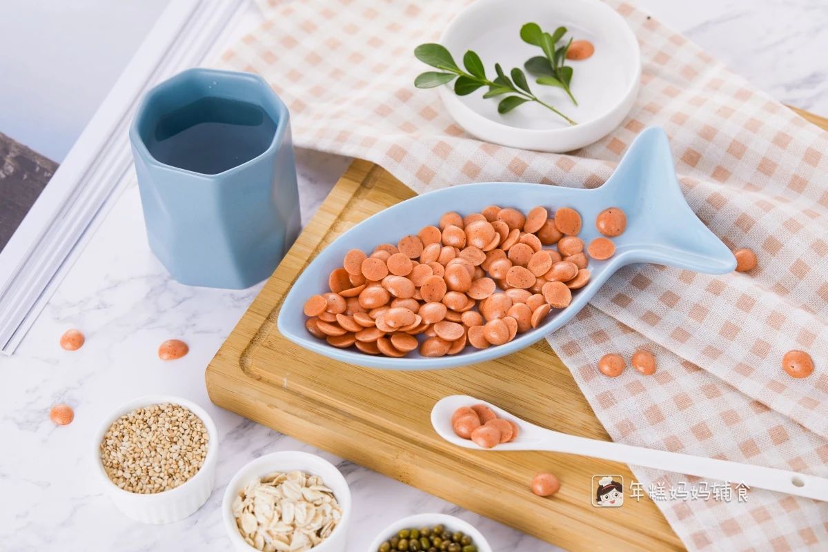 第8步：让娃自己抓着吃，能锻炼手指灵活性哦~