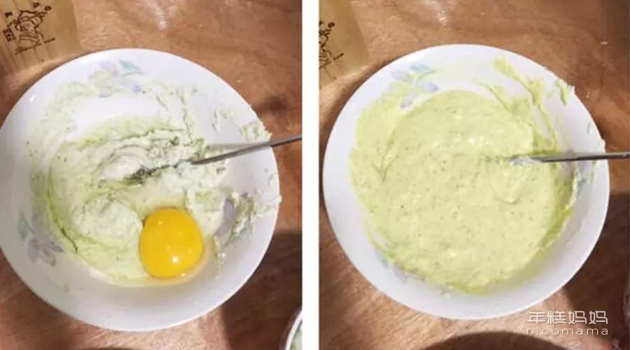 把鱼肉、米、山药、豆腐、西兰花放进料理机打碎成泥状；剩下的半只柠檬汁挤到鱼肉豆腐米糊里，加入鸡蛋，搅拌均匀；