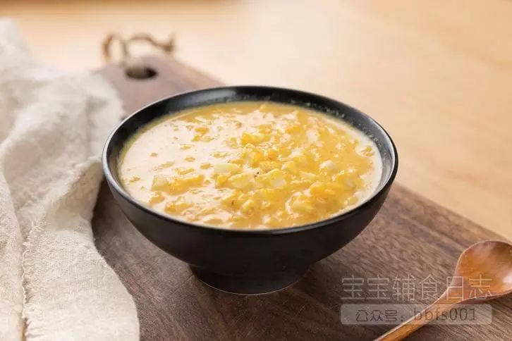 煮完的南瓜和芋头都非常的软嫩，轻轻压一下就烂了，很适合小宝宝吃。