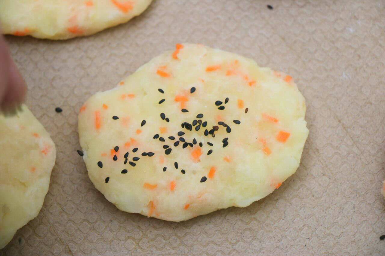 秋藕土豆饼的做法图解10