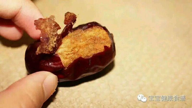 妈妈这样做饭，宝宝脾胃不可能弱！小米山药红枣粥的做法图解4