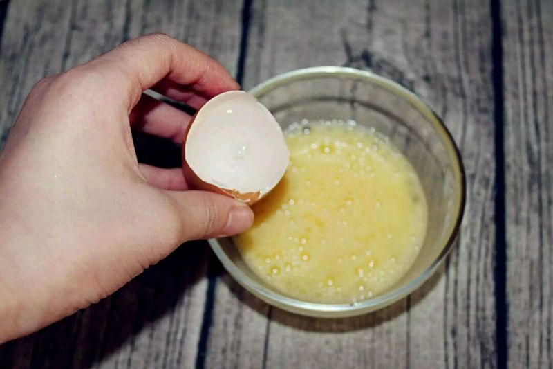 甜椒虾仁蒸蛋的做法图解3