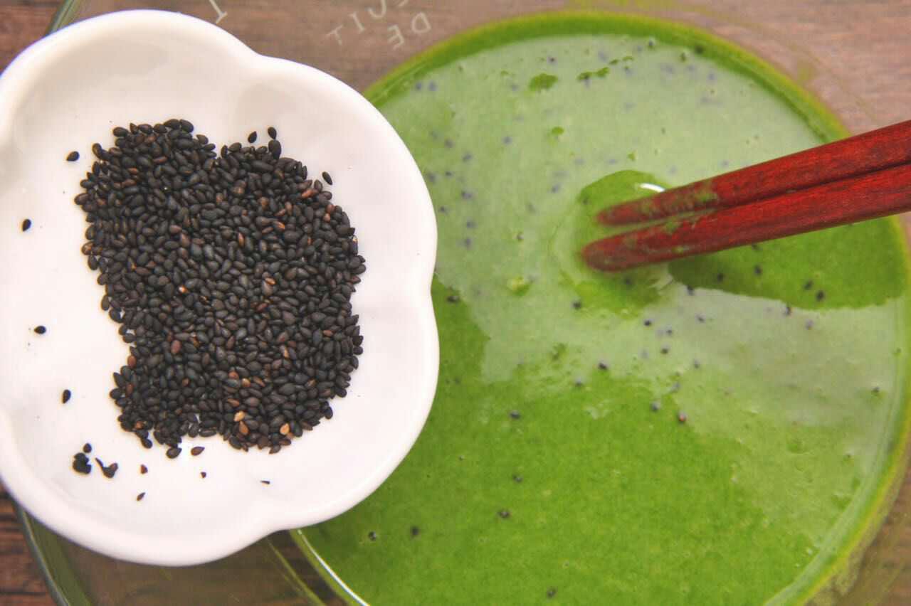 菠菜蛋饼  宝宝健康食谱的做法图解7