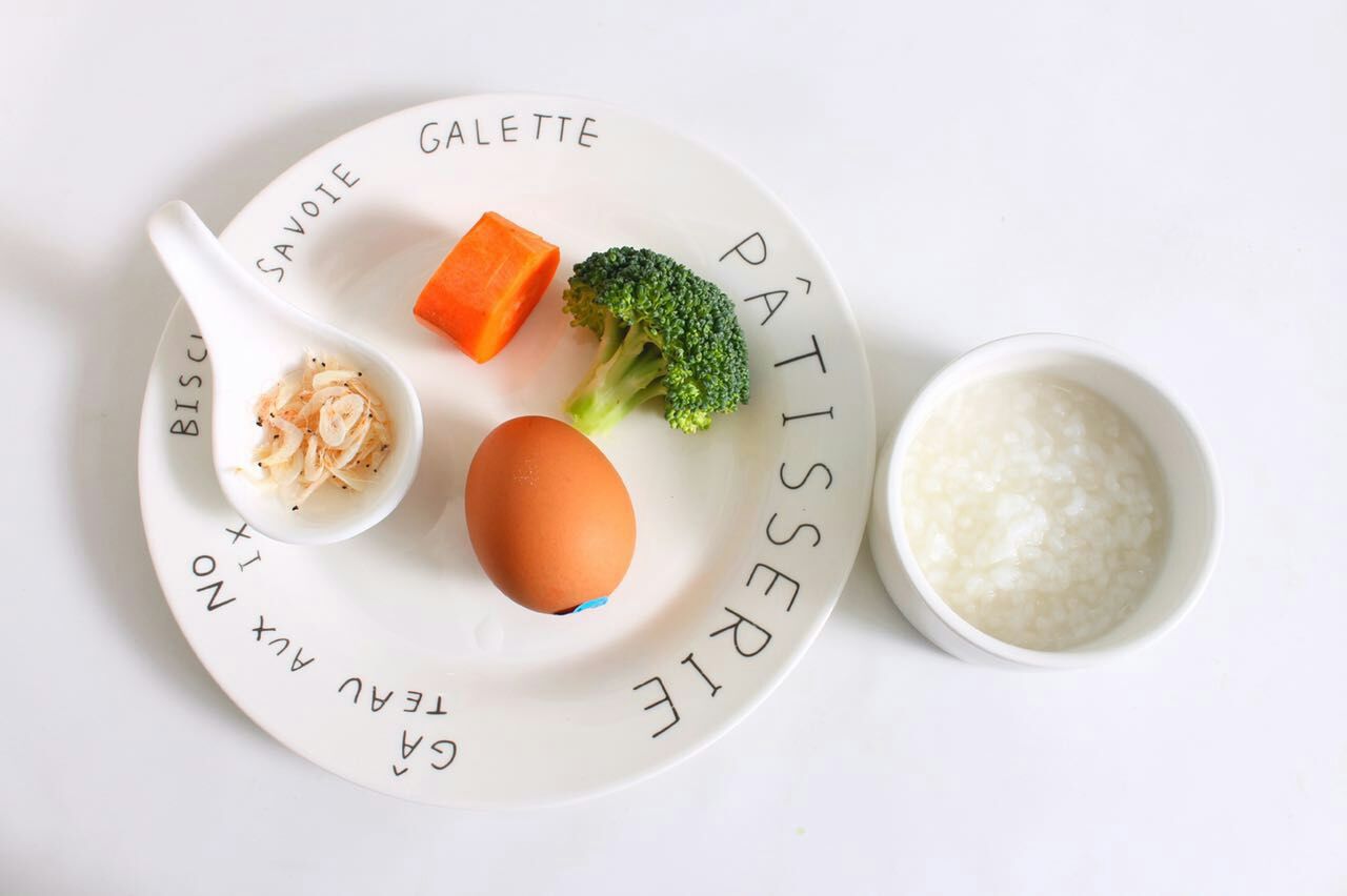 西蓝花蛋蒸饭 宝宝健康食谱的做法图解1