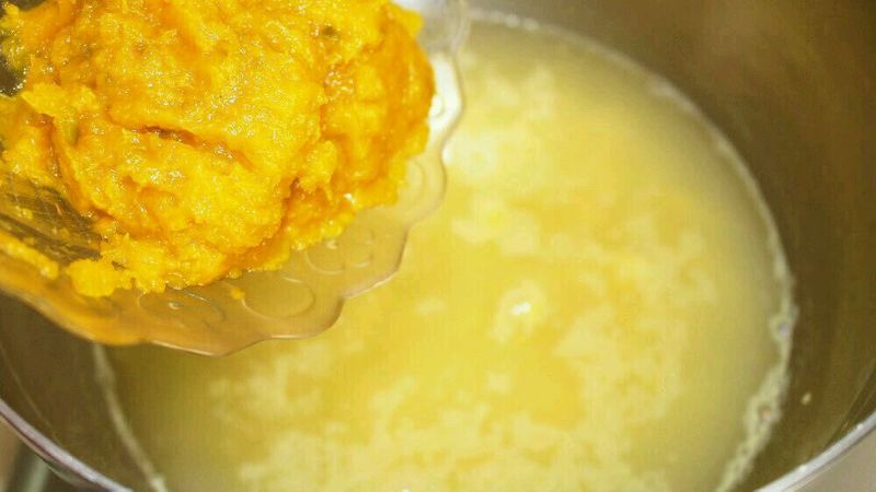 玉米毛豆南瓜羹，宝宝便秘的时候，就给喝这个！的做法图解7