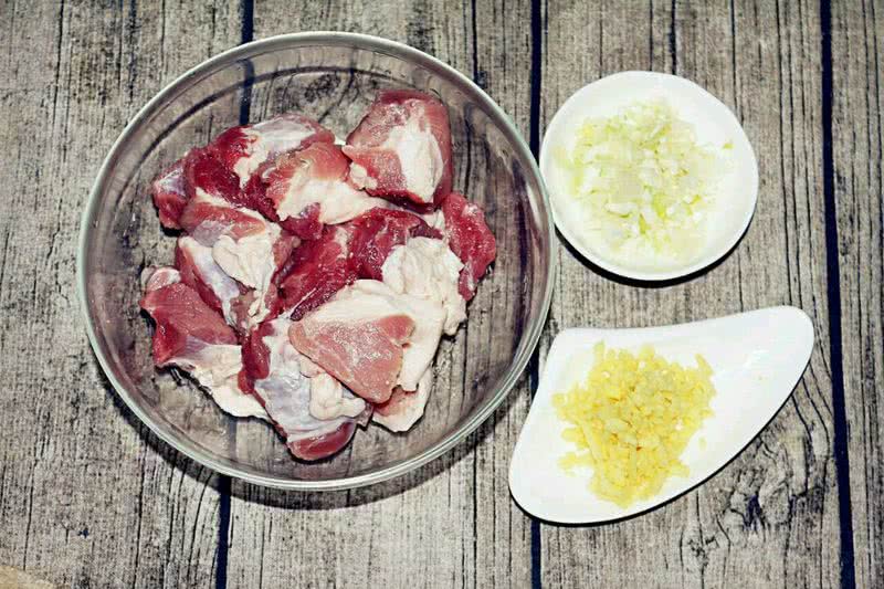 宝宝都爱午餐肉，怎么搭配都好吃！当然是自制最健康！的做法图解1