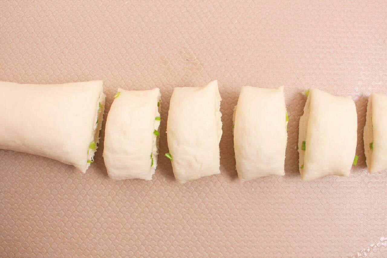 香葱花卷 宝宝健康食谱的做法图解11