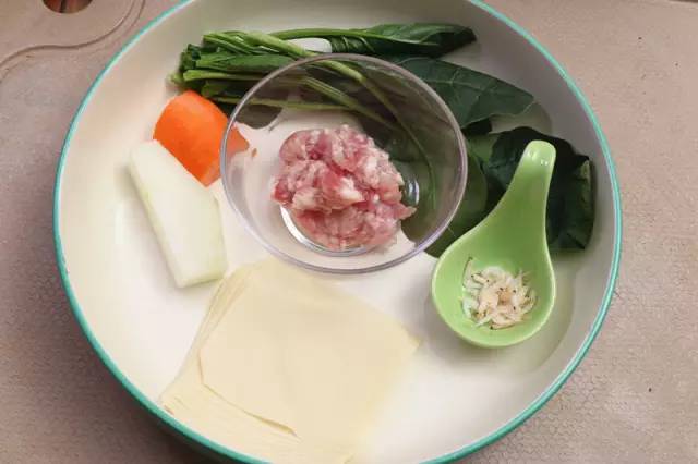 宝宝小馄饨 宝宝健康食谱的做法图解1