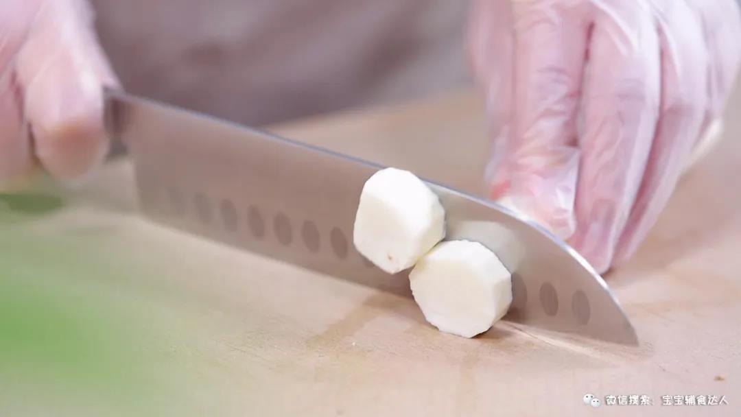 山药菠萝小软饼 宝宝辅食食谱的做法图解2