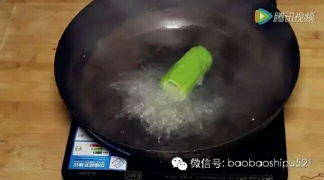 宝宝营养美食——鲜虾苦瓜圈+香甜南瓜饭的做法图解6