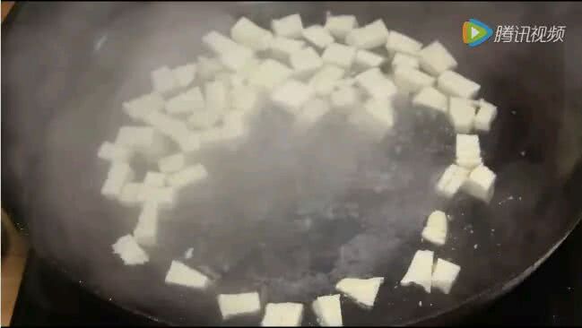 来一款家常经典款吧，简单快捷有营养！西葫芦冻豆腐烧肉的做法图解6