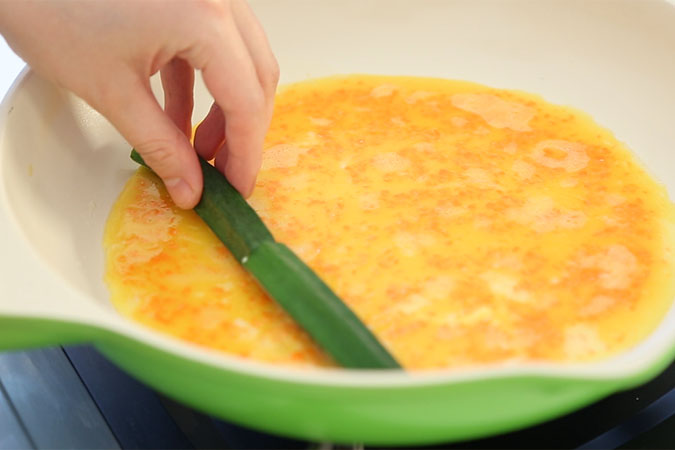 秋葵厚蛋卷 宝宝辅食微课堂的做法图解10