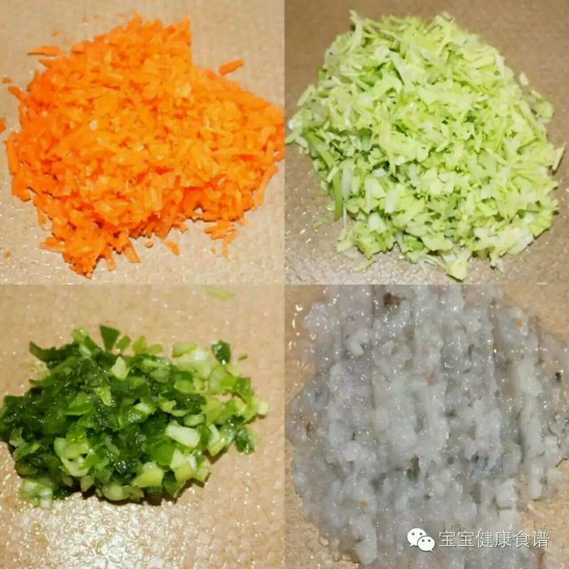 宝宝吃饭难上天？你只需这样花点小心思！鲜虾蔬菜米饼的做法图解2