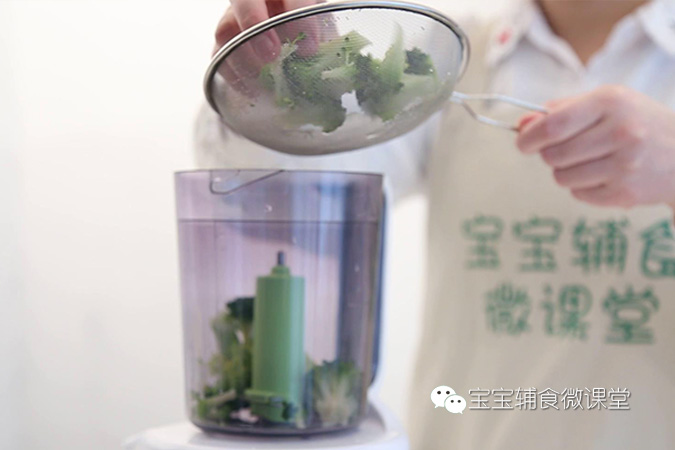 宝宝辅食微课堂  西兰花土豆泥的做法图解11