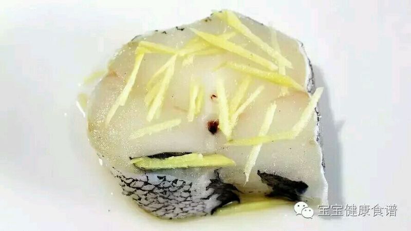 宝宝大脑发育黄金期，这种食物当然不能少！清蒸鳕鱼的做法图解4