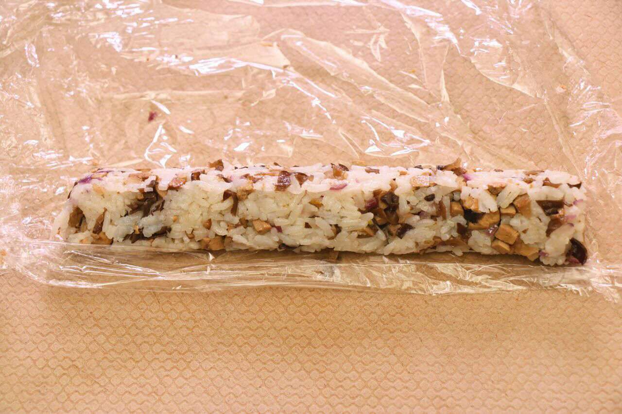 蛋卷包饭 宝宝健康食谱的做法图解8