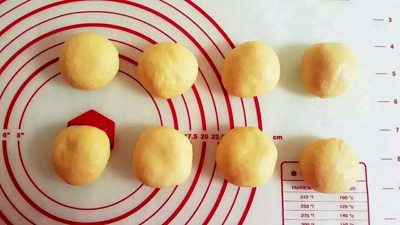 娃和大人的活力早餐吃点啥？香气扑鼻的黄油面包卷！的做法图解8