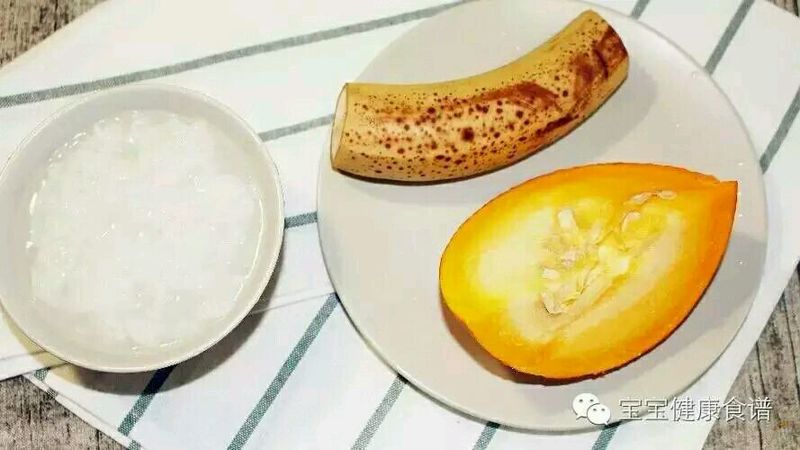 宝宝便秘不可怕！这些食疗方法你用了没？香蕉南瓜粥的做法图解1