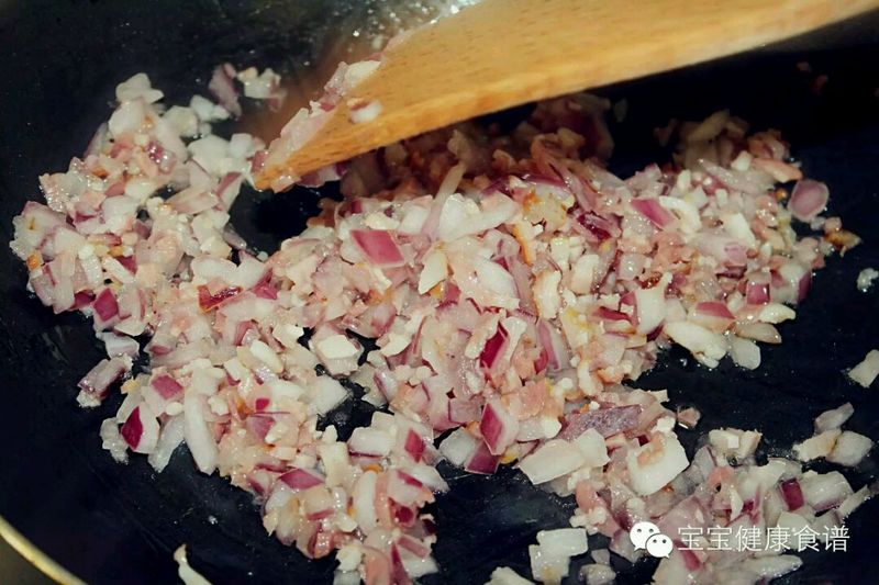 香浓绵软，适合宝宝的西式能量小饼  | 培根洋葱土豆饼的做法图解4