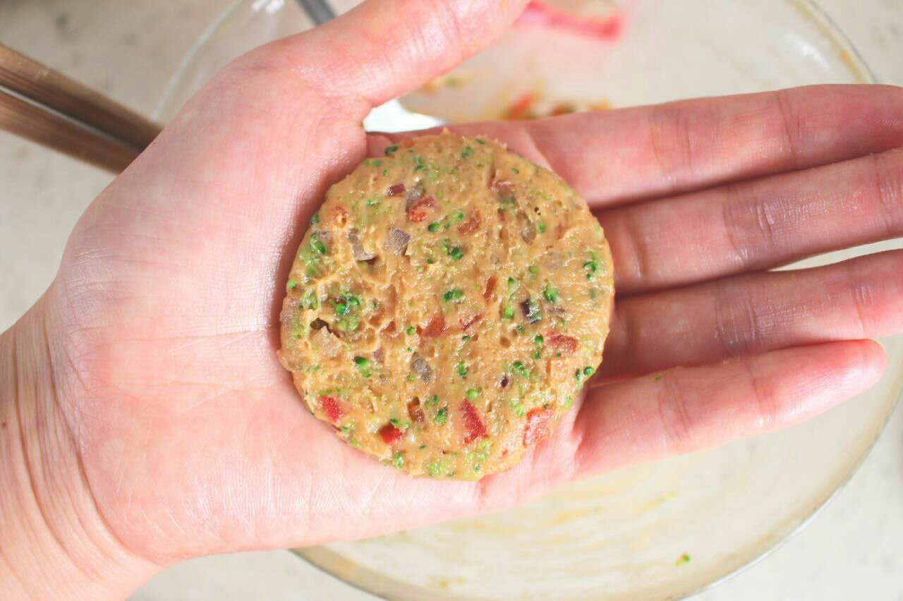 西蓝花鸡肉饼 宝宝健康食谱 的做法图解9