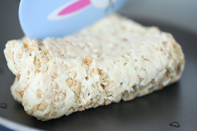 新年手工牛轧糖 宝宝辅食微课堂的做法图解5