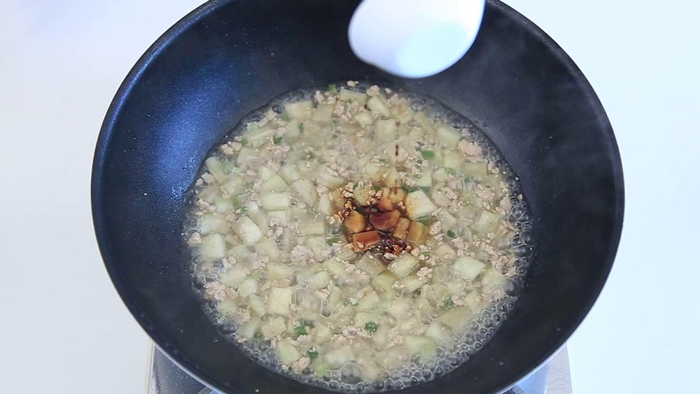 宝宝辅食微课堂  家常茄丁肉末的做法图解9