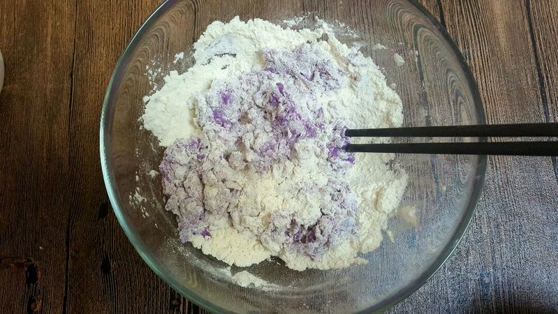 再挑剔的小孩也无法拒绝！彩色果蔬面的做法图解3