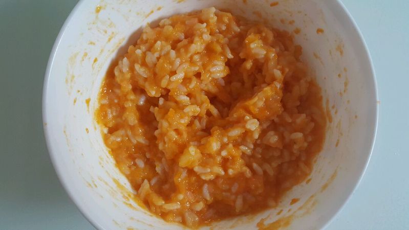 普通米饭吃腻了？换个吃法好吃又营养！黄金三文鱼米饼的做法图解7