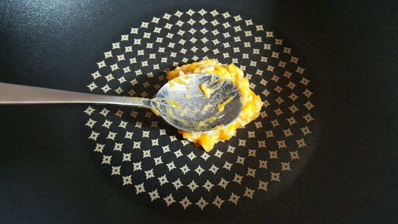 普通米饭吃腻了？换个吃法好吃又营养！黄金三文鱼米饼的做法图解9